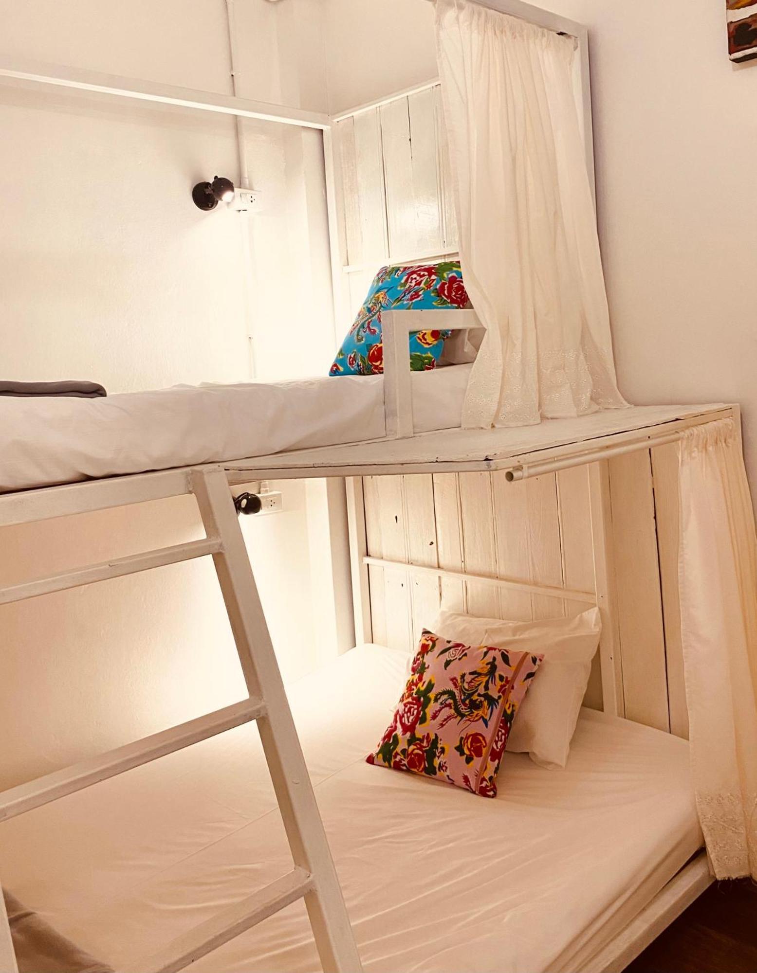 Chiza Hostel Chiangmai Чиангмай Экстерьер фото
